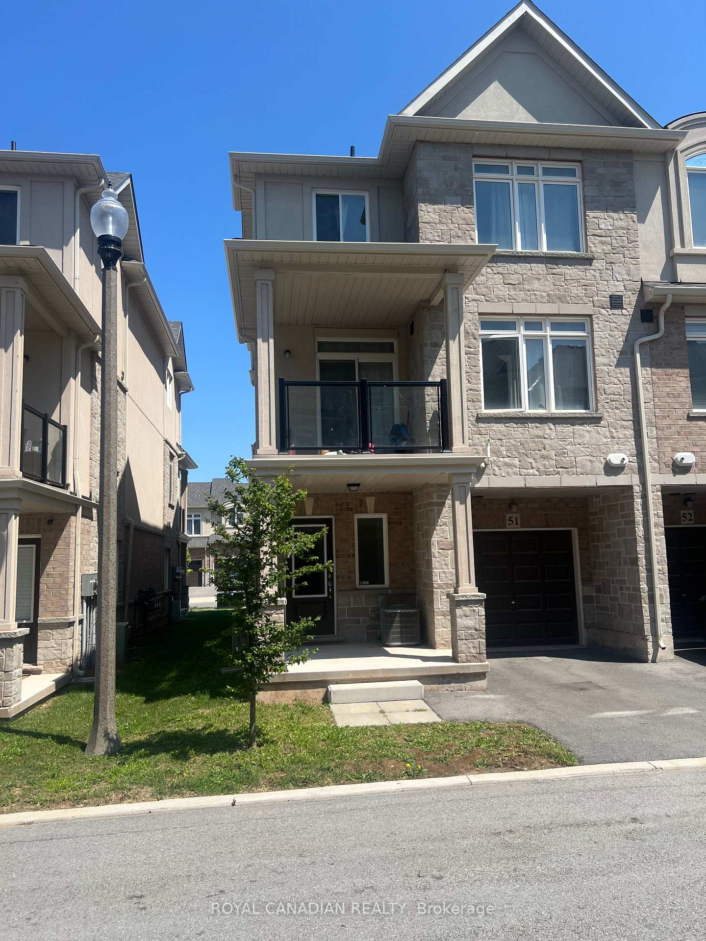 40-zinfandel-drive-hamilton-ontario-x13642248