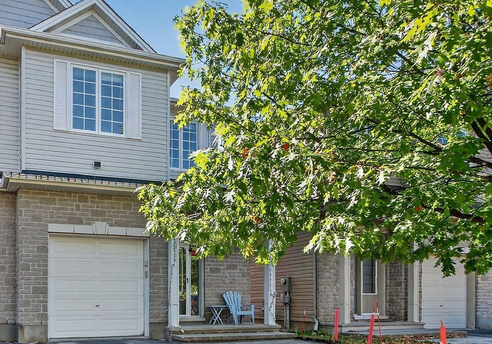 272-broxburn-crescent-ottawa-ontario-x13642282