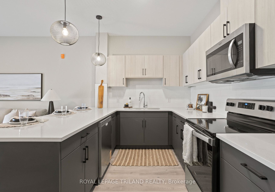 33318-richmond-street-lucan-biddulph-ontario-x13642486