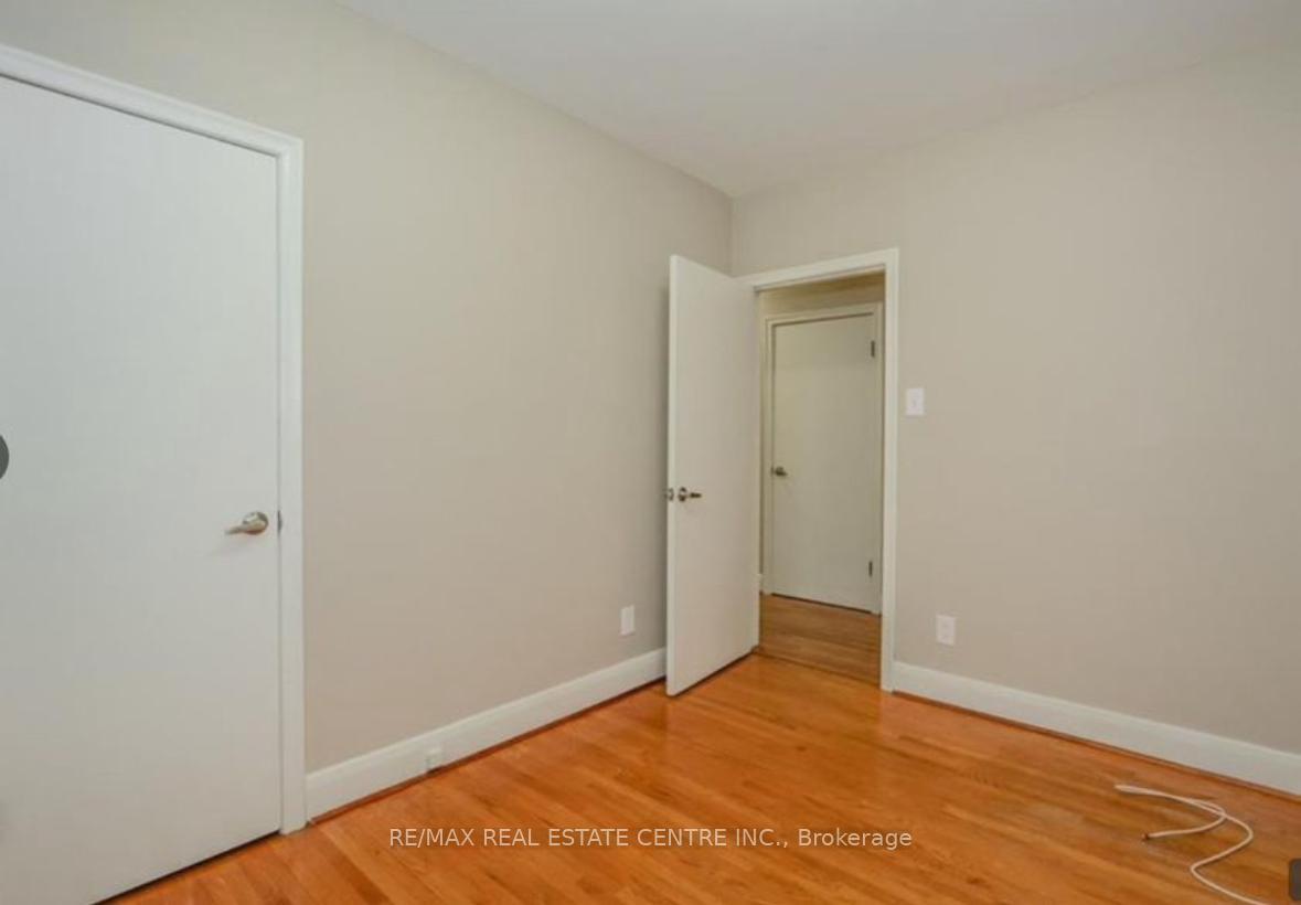 37-mckenzie-avenue-kitchener-ontario-x13642492