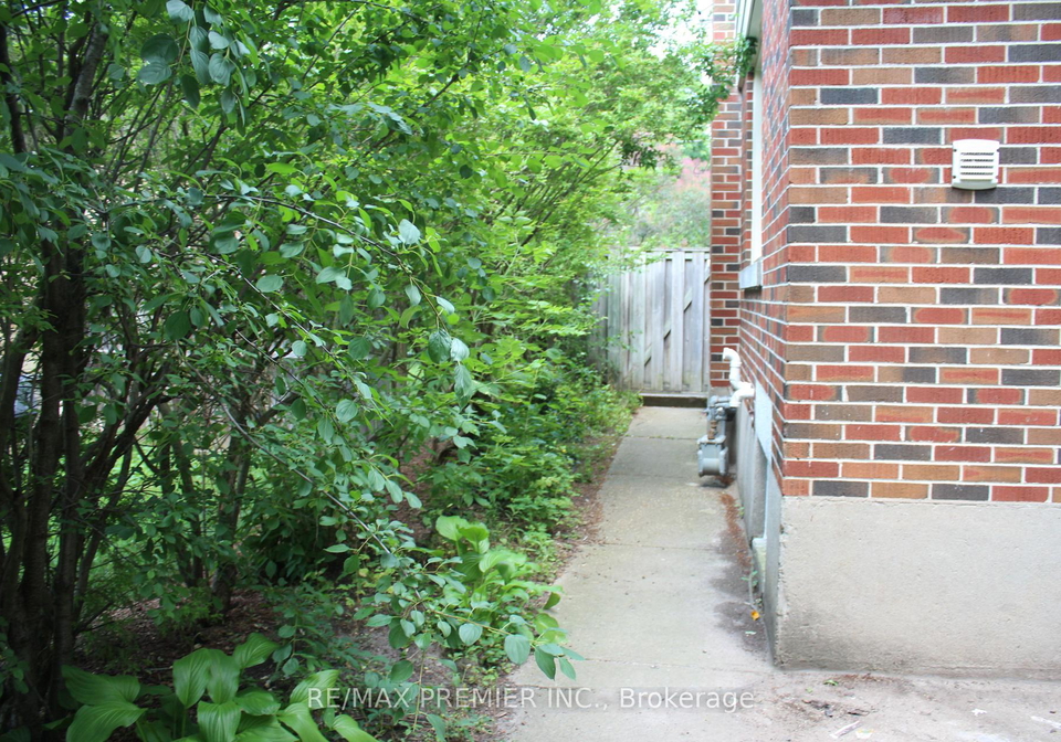 8-marlborough-road-guelph-ontario-x13642624