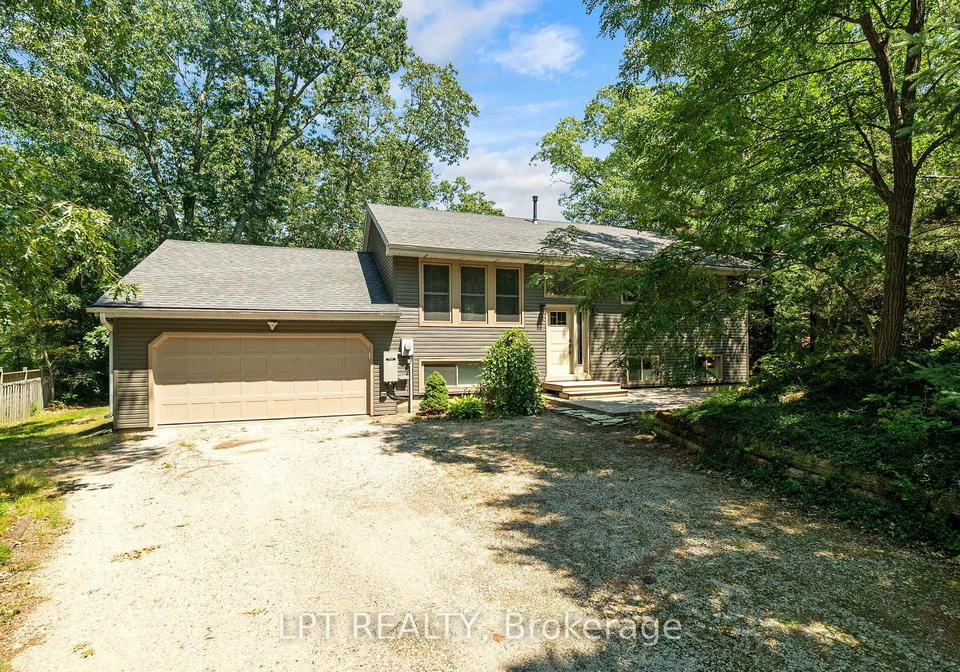 7806-alfred-crescent-lambton-shores-ontario-x13642816