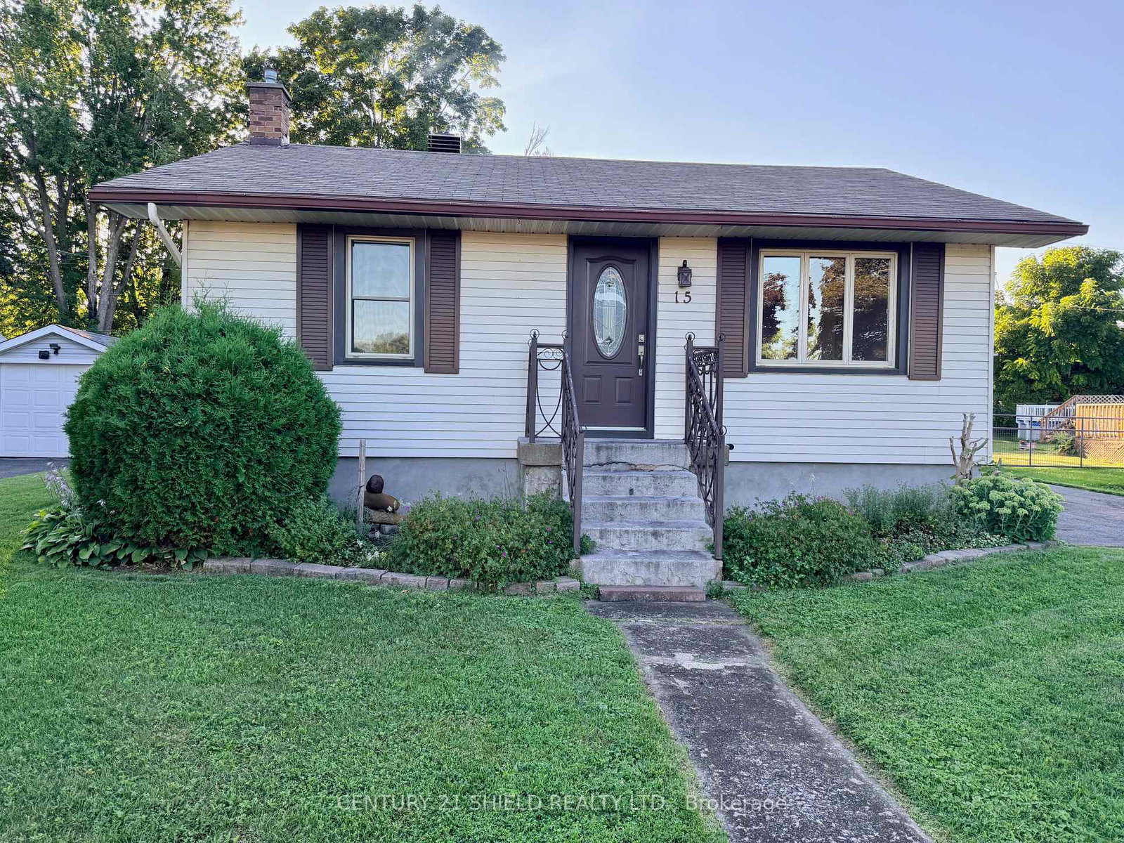 15-adam-dixon-avenue-n-south-stormont-ontario-x13642902