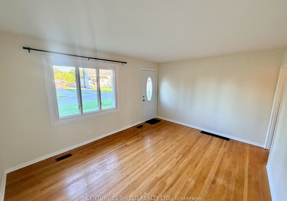 15-adam-dixon-avenue-n-south-stormont-ontario-x13642902