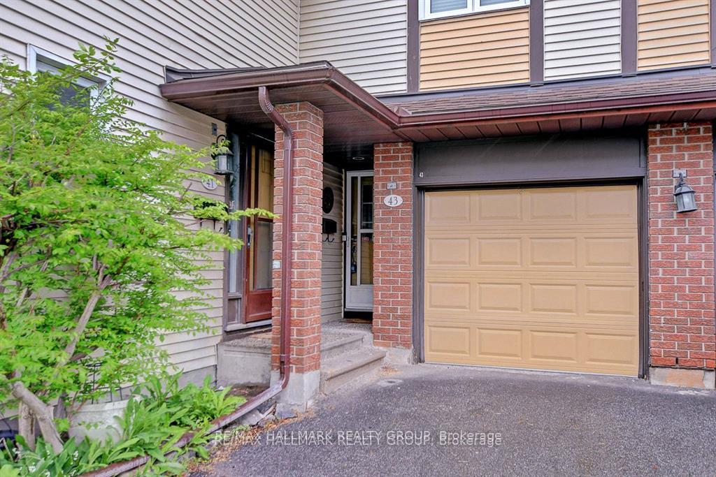 43-haxby-private-ottawa-ontario-x13642954