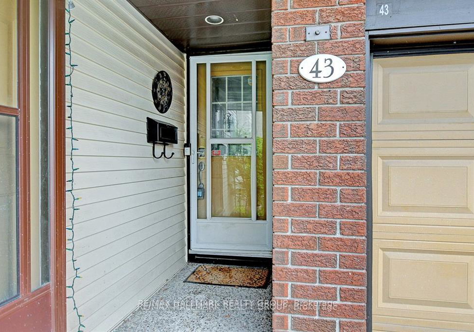43-haxby-private-ottawa-ontario-x13642954