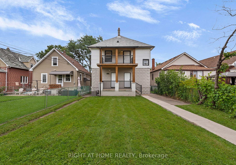 1379-1381-pierre-avenue-windsor-ontario-x13643010