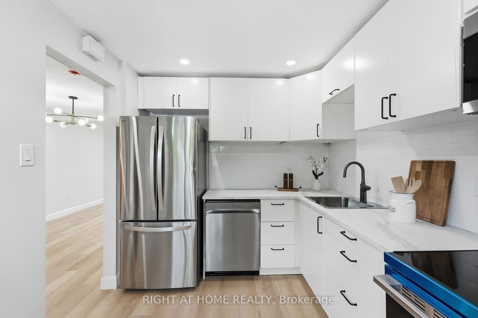 7874-jeanne-darc-boulevard-ottawa-ontario-x13643184