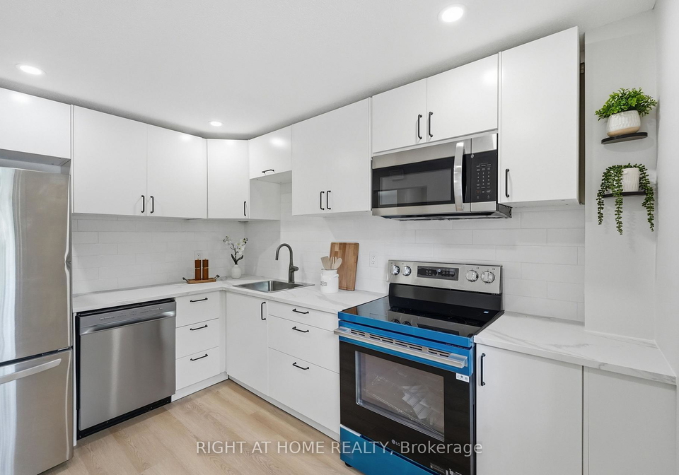 7874-jeanne-darc-boulevard-ottawa-ontario-x13643184
