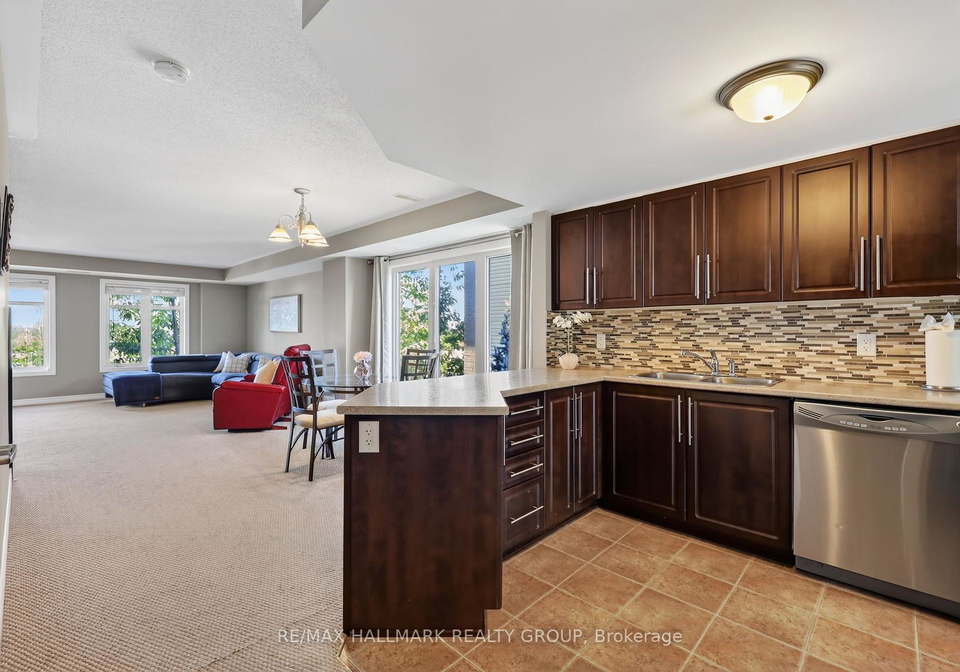 62-argent-private-kanata-ontario-x13643586