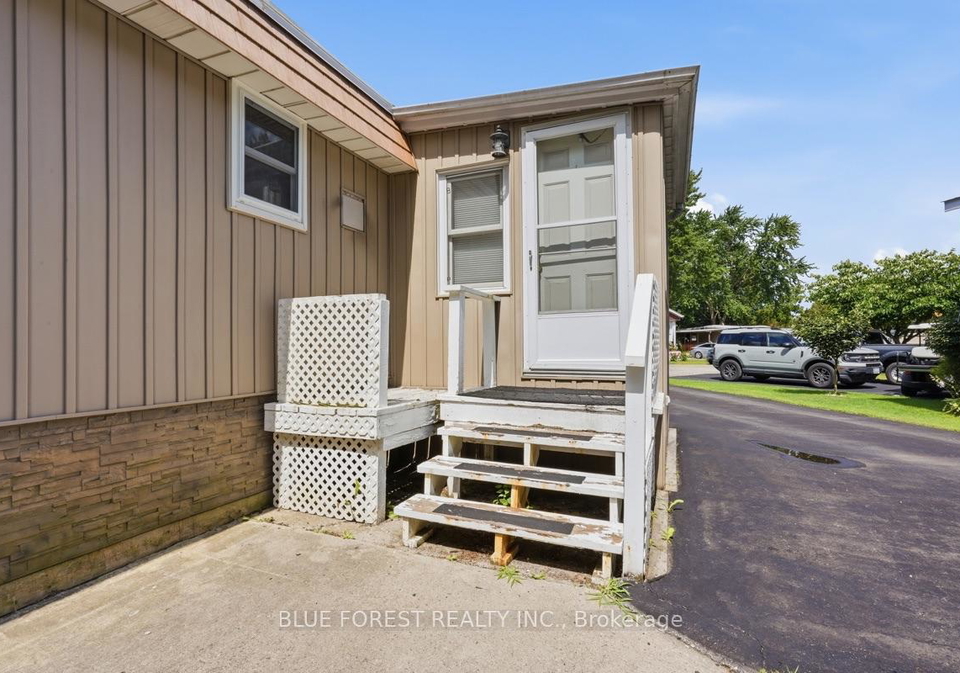 3100-dorchester-road-thames-centre-ontario-x13643596