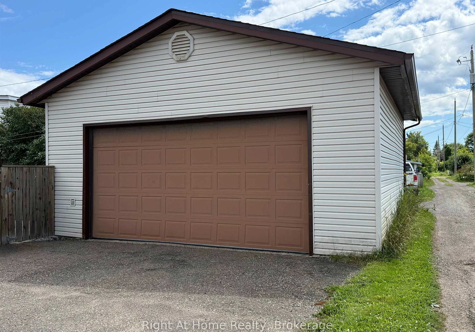 701-sprague-street-thunder-bay-ontario-x13644018