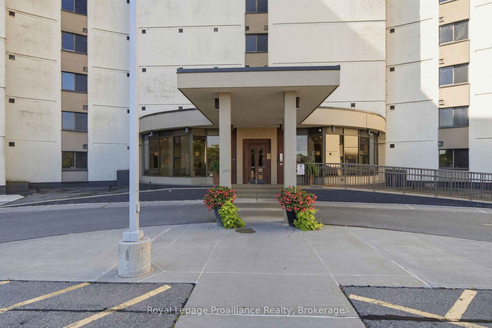 2-south-front-street-belleville-ontario-x13644190
