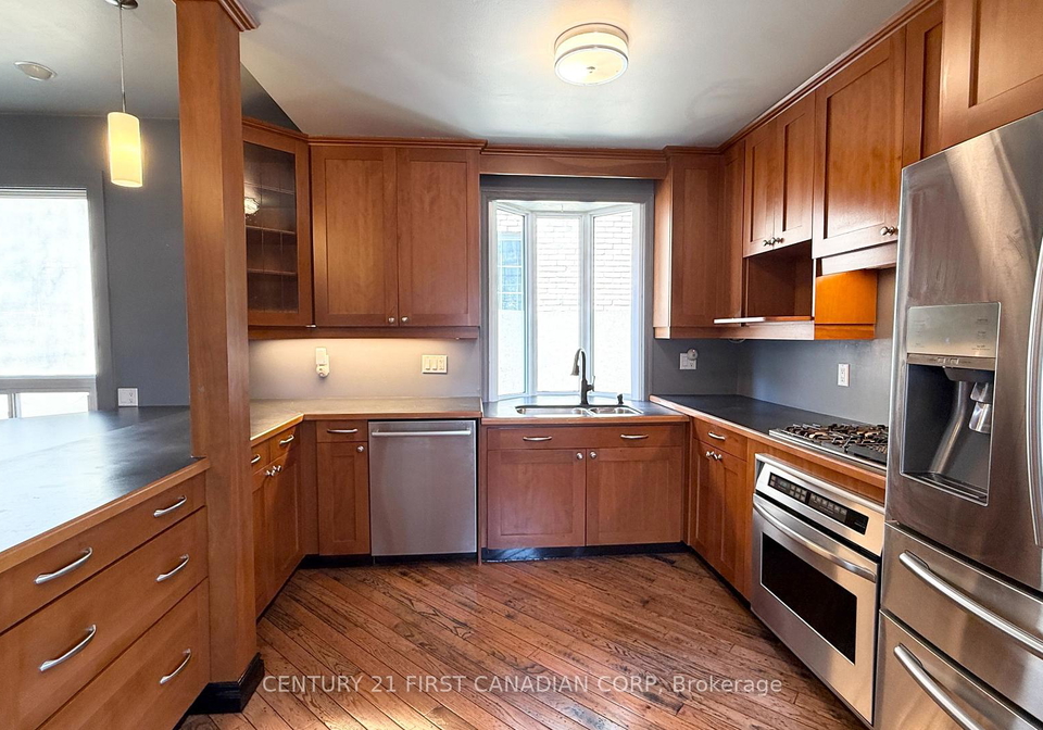 2-erie-avenue-london-south-ontario-x13644244