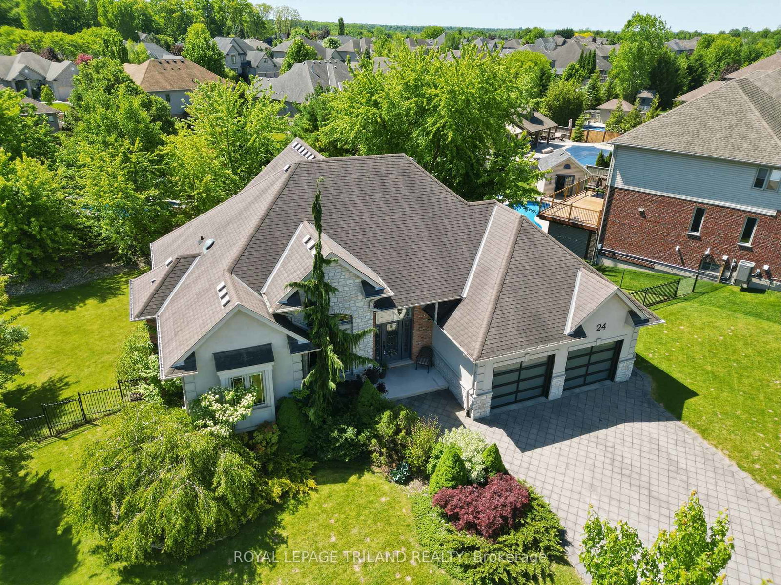 24-earlscourt-terrace-middlesex-centre-ontario-x13644894