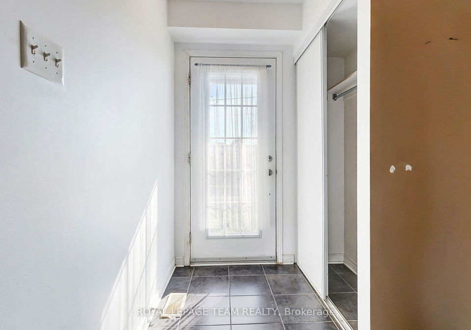 566-simran-private-ottawa-ontario-x13644988