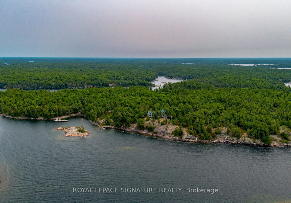 b350-echo-island-the-archipelago-ontario-x13645354