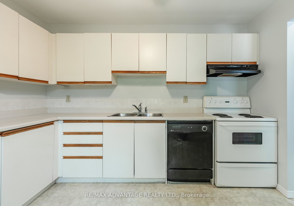 129byron-baseline-road-w-london-south-ontario-x13646496