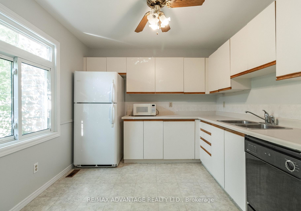 129byron-baseline-road-w-london-south-ontario-x13646496