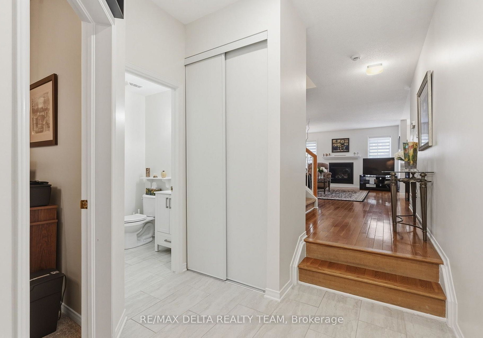 64-collington-street-ottawa-ontario-x13646954
