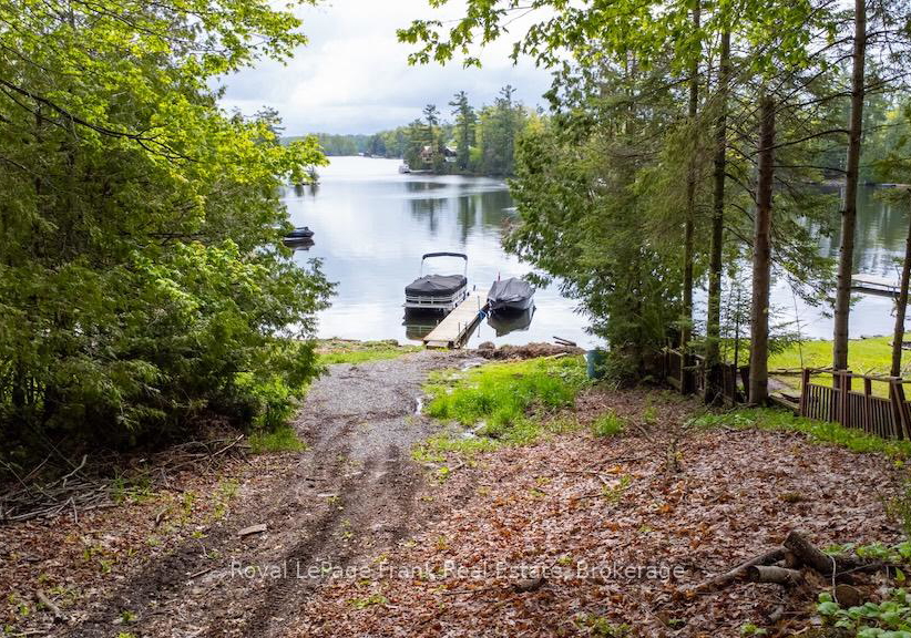 3-fire-route-27b-trent-lakes-ontario-x13647252