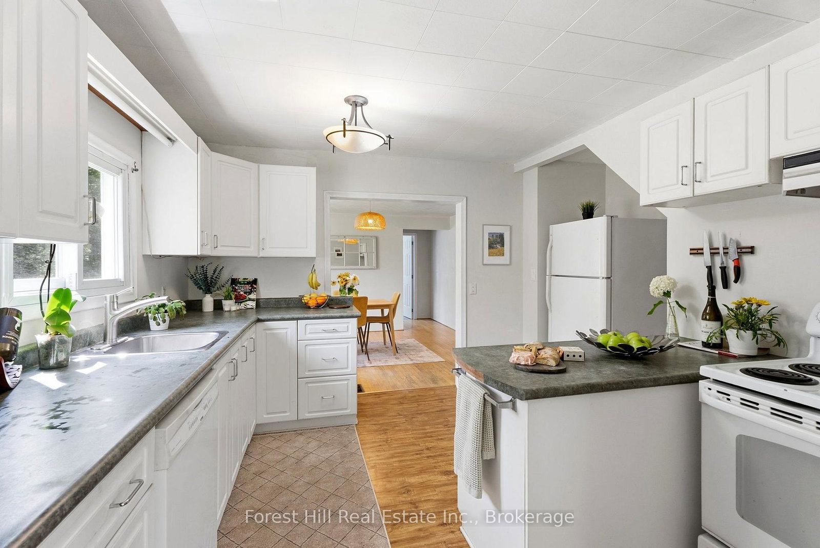 9-spruce-glen-road-huntsville-ontario-x13647636