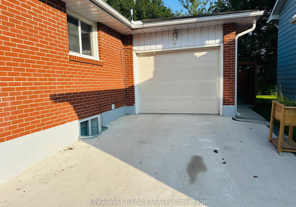35-silver-aspen-crescent-kitchener-ontario-x13648016