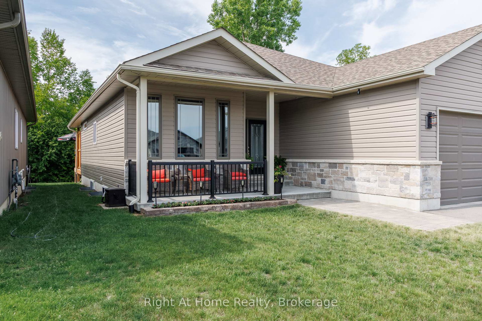 40-birchmount-street-quinte-west-ontario-x13648552