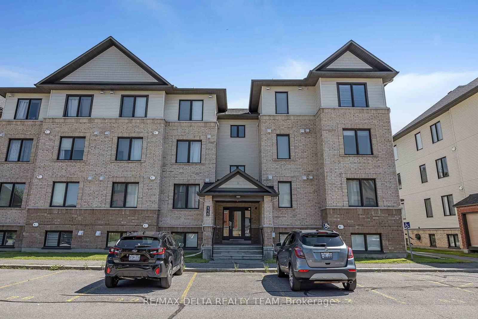 115-bluestone-private-ottawa-ontario-x13649156
