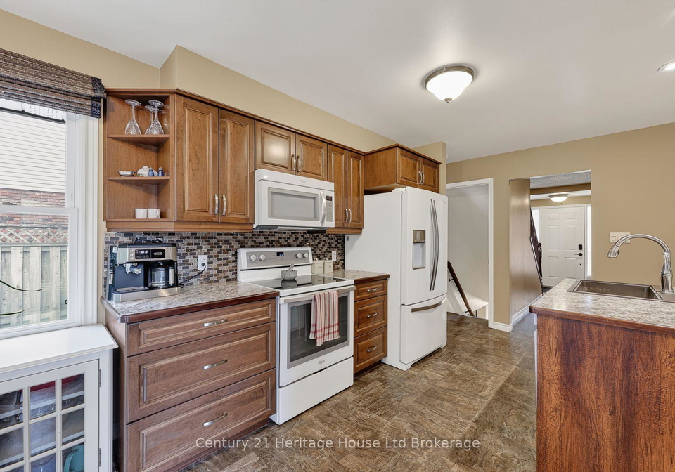 27-sioux-crescent-woodstock-ontario-x13649216