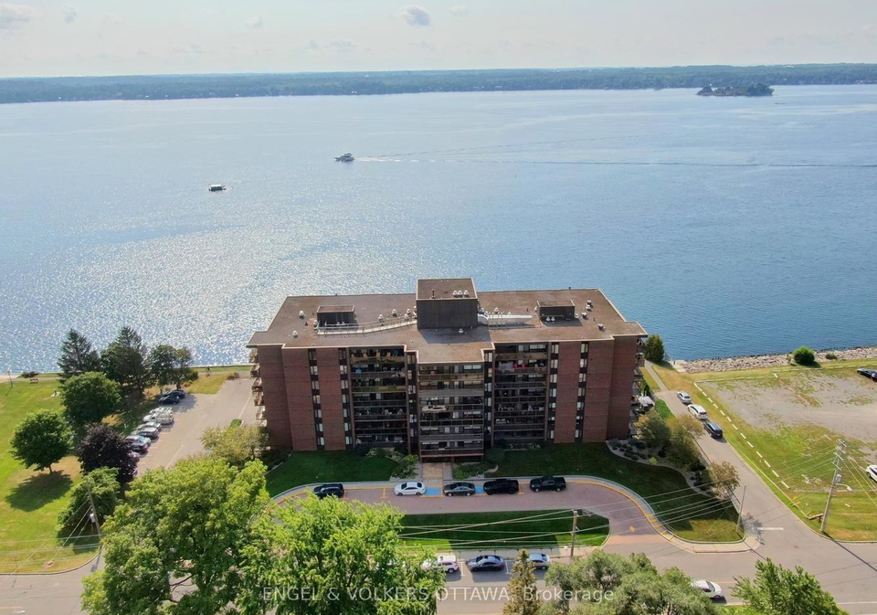 55-water-street-e-brockville-ontario-x13649530