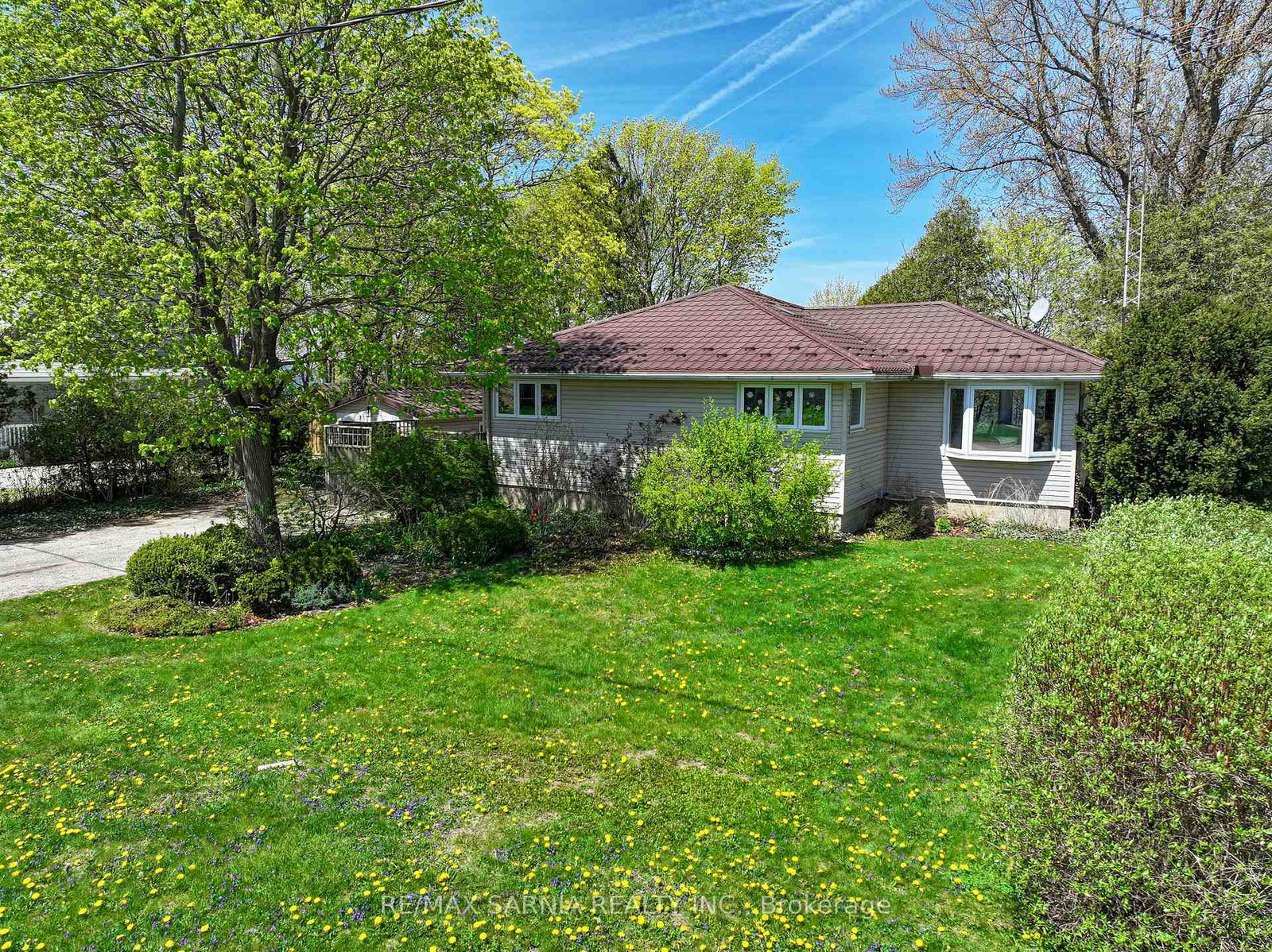 4660-lakeside-street-plympton-wyoming-ontario-x13649672