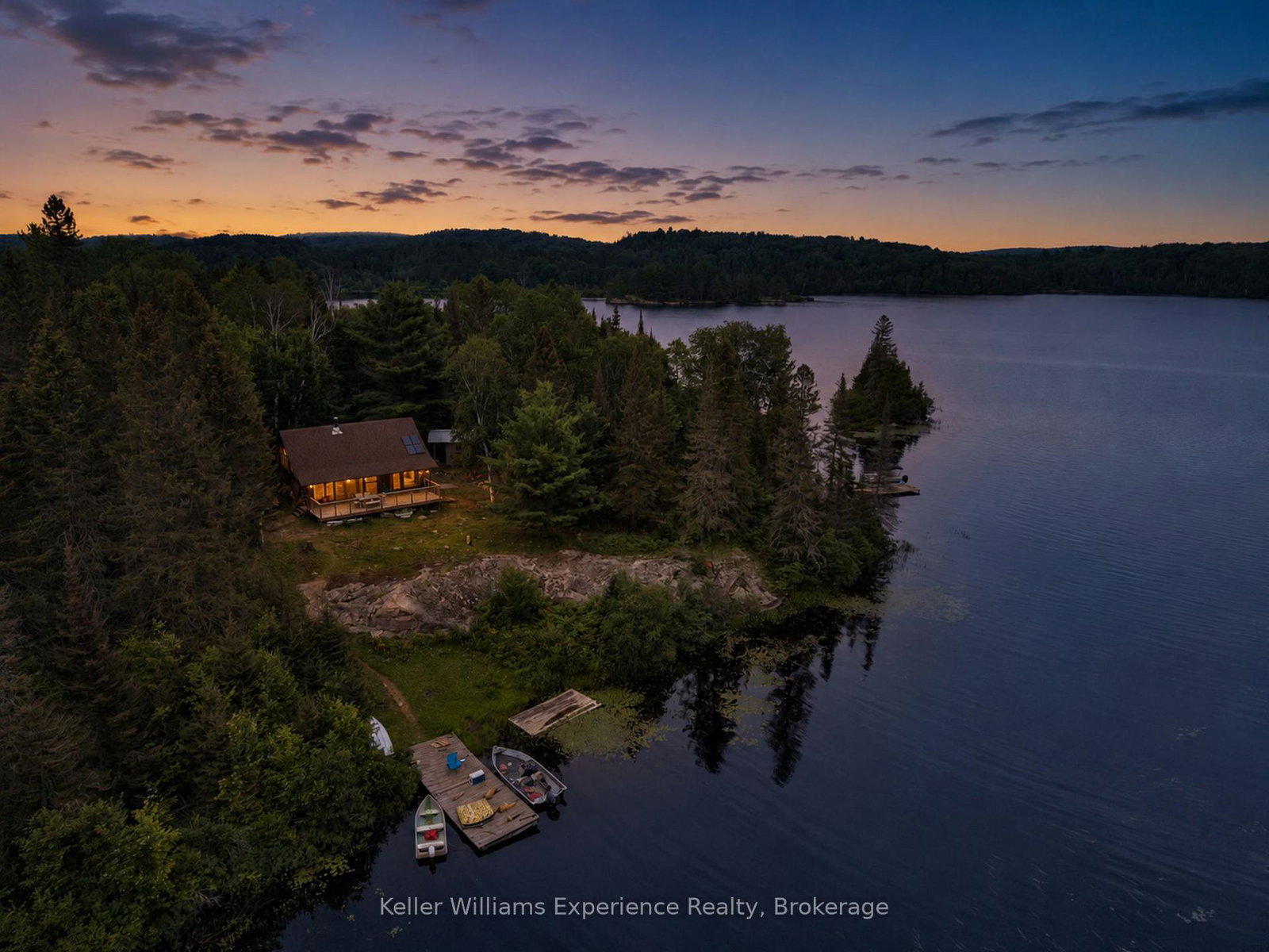 9000-galeairy-lake-south-algonquin-ontario-x13649750