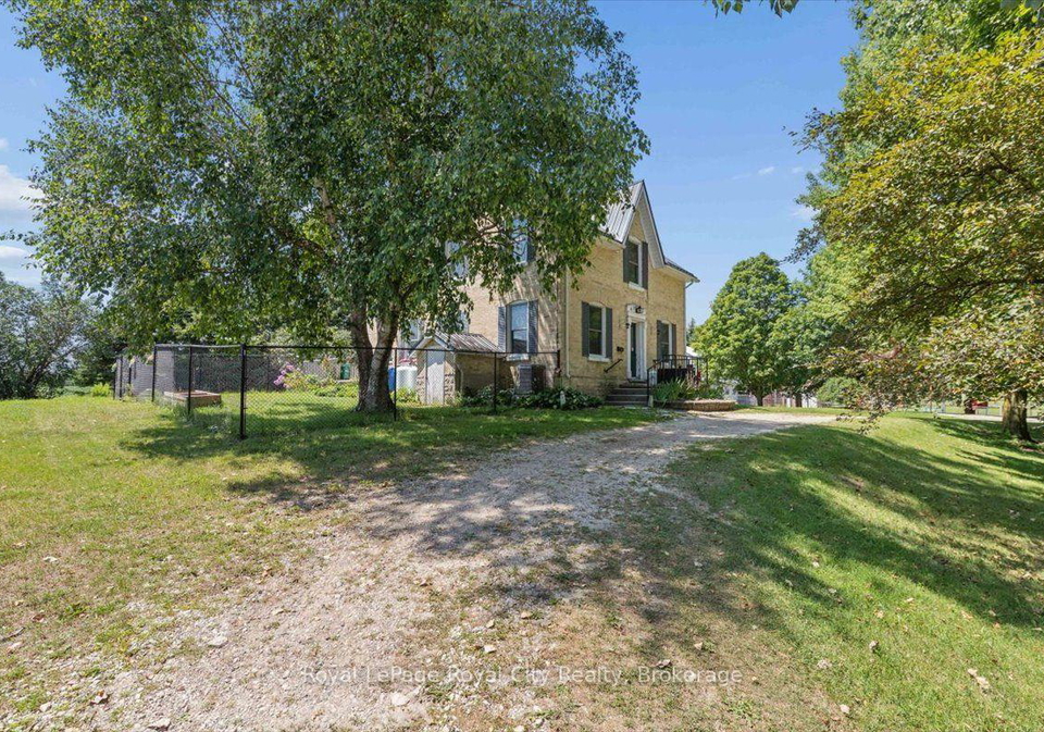5453-9-highway-minto-ontario-x13649798