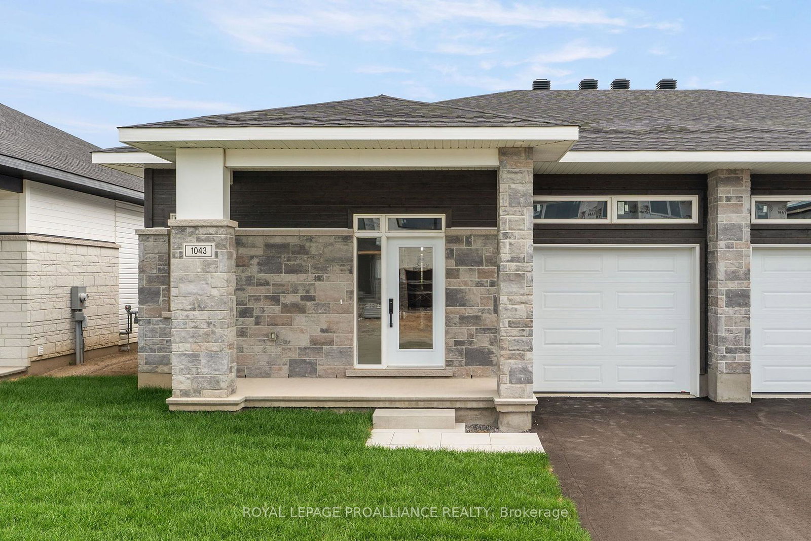 1043-moore-street-brockville-ontario-x13649980