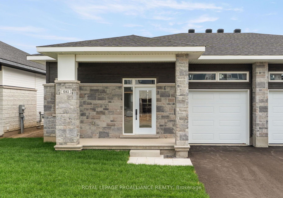 1043-moore-street-brockville-ontario-x13649980