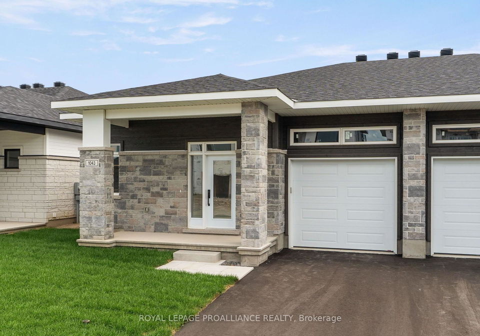 1043-moore-street-brockville-ontario-x13649980