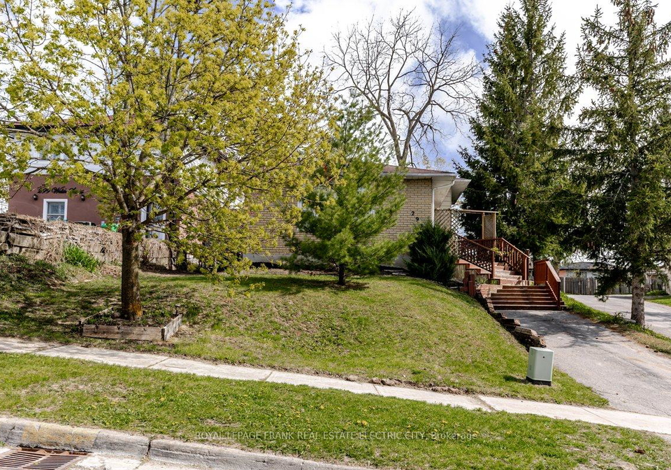 293-welsh-street-peterborough-ontario-x13649984