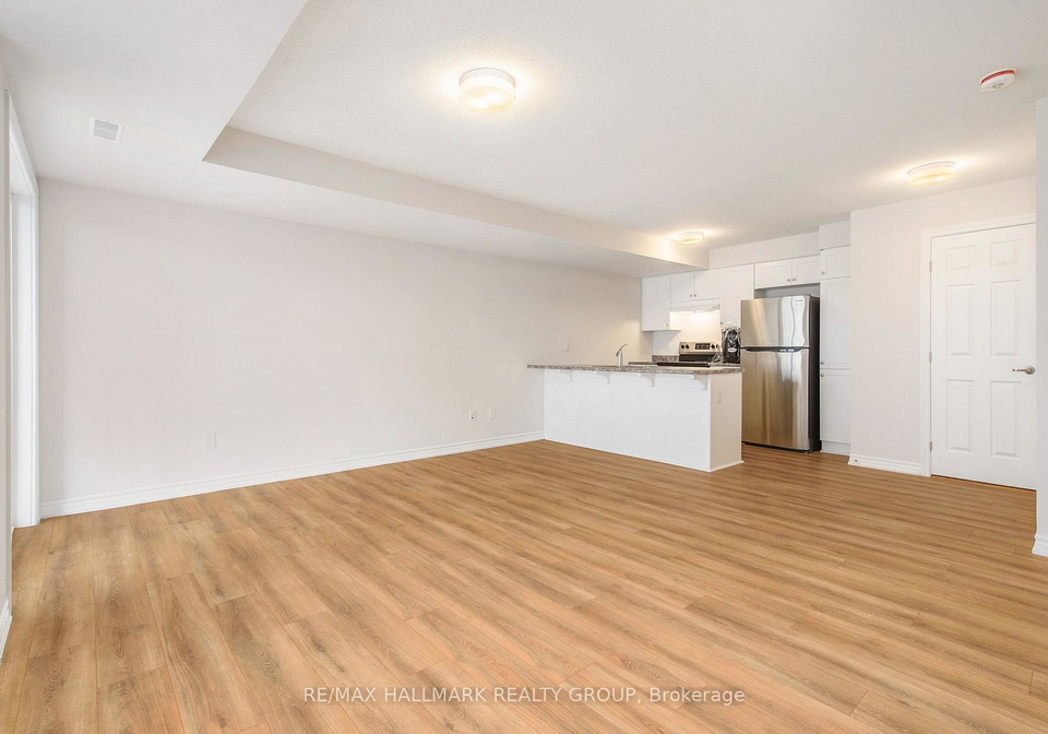 284-zenith-private-ottawa-ontario-x13650304