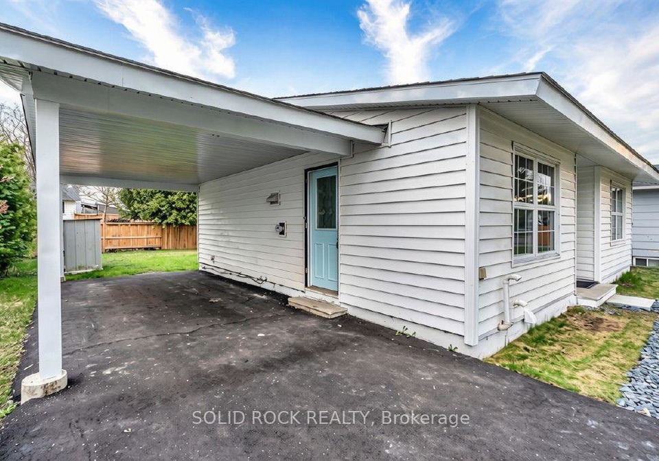 2158-fillmore-crescent-ottawa-ontario-x13650428