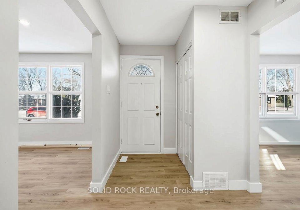 2158-fillmore-crescent-ottawa-ontario-x13650428