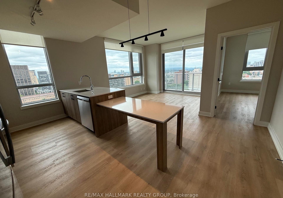 275-carling-avenue-ottawa-ontario-x13650814