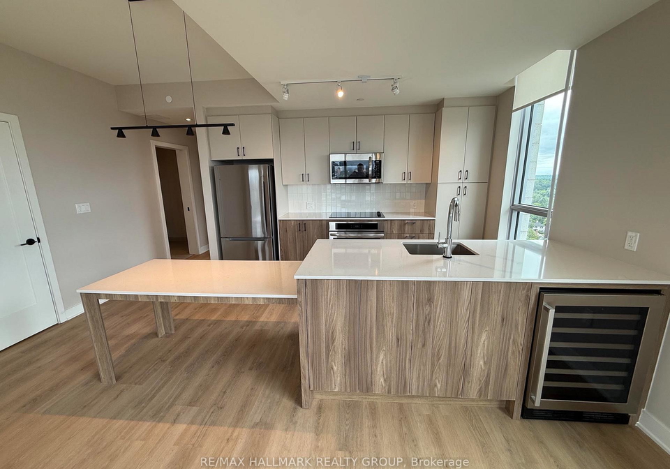 275-carling-avenue-ottawa-ontario-x13650814