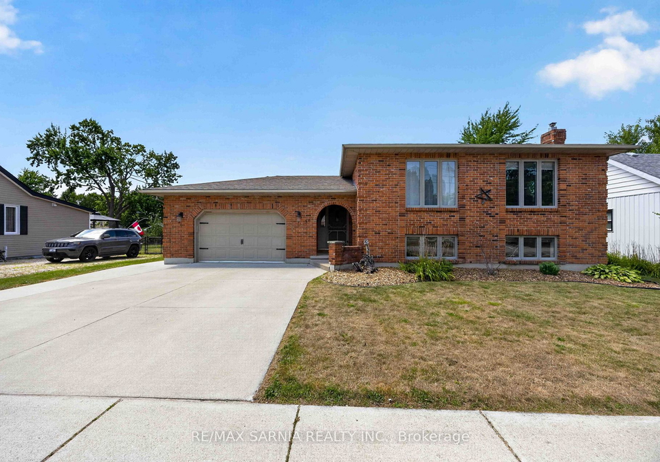 36-union-street-lambton-shores-ontario-x13650820