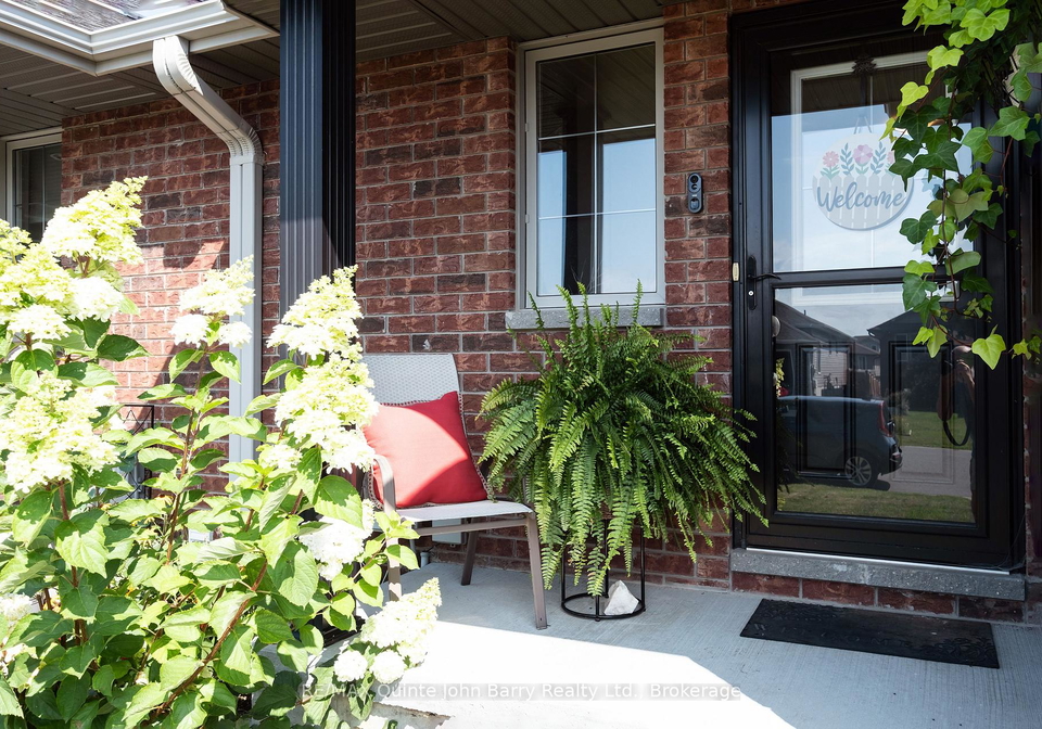 9-mcintosh-crescent-quinte-west-ontario-x13650914