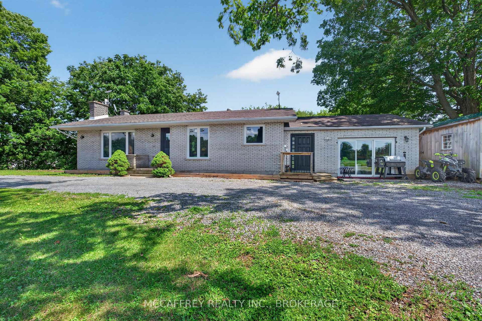 1692-sharpe-road-loyalist-ontario-x13651052
