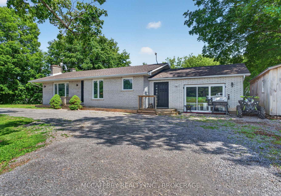1692-sharpe-road-loyalist-ontario-x13651052