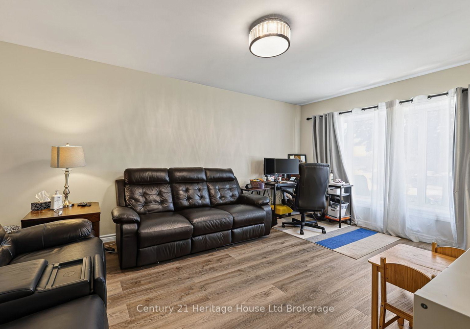 138-lyndale-crescent-woodstock-ontario-x13651122