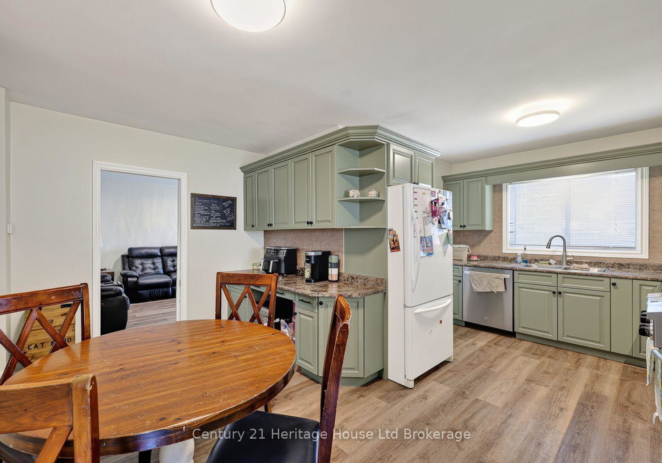 138-lyndale-crescent-woodstock-ontario-x13651122
