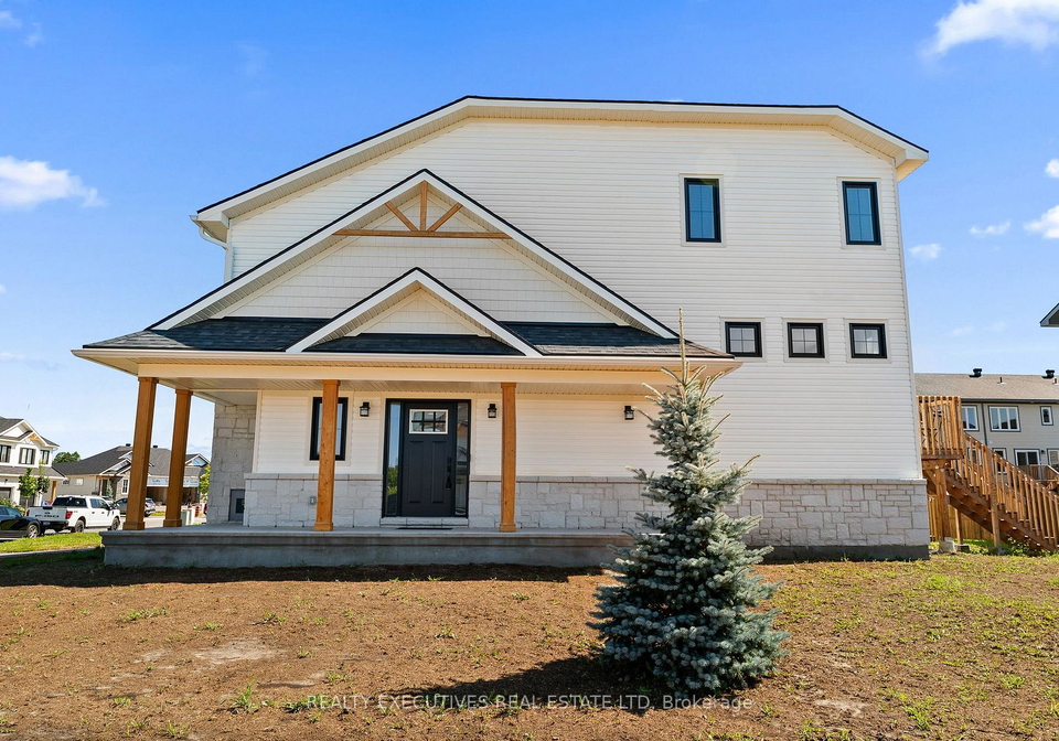 31-whitcomb-crescent-smiths-falls-ontario-x13651368
